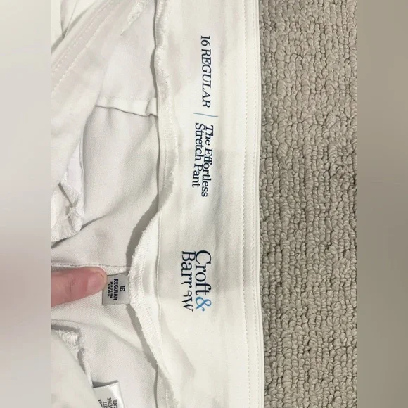 Croft & Barrow Women's White Straight Leg Pants - Picture 4 of 6